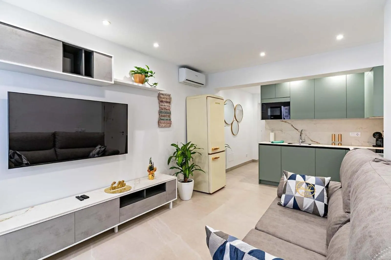Rentaly Holidays Apartamento Vivas Sol Almeria Spain