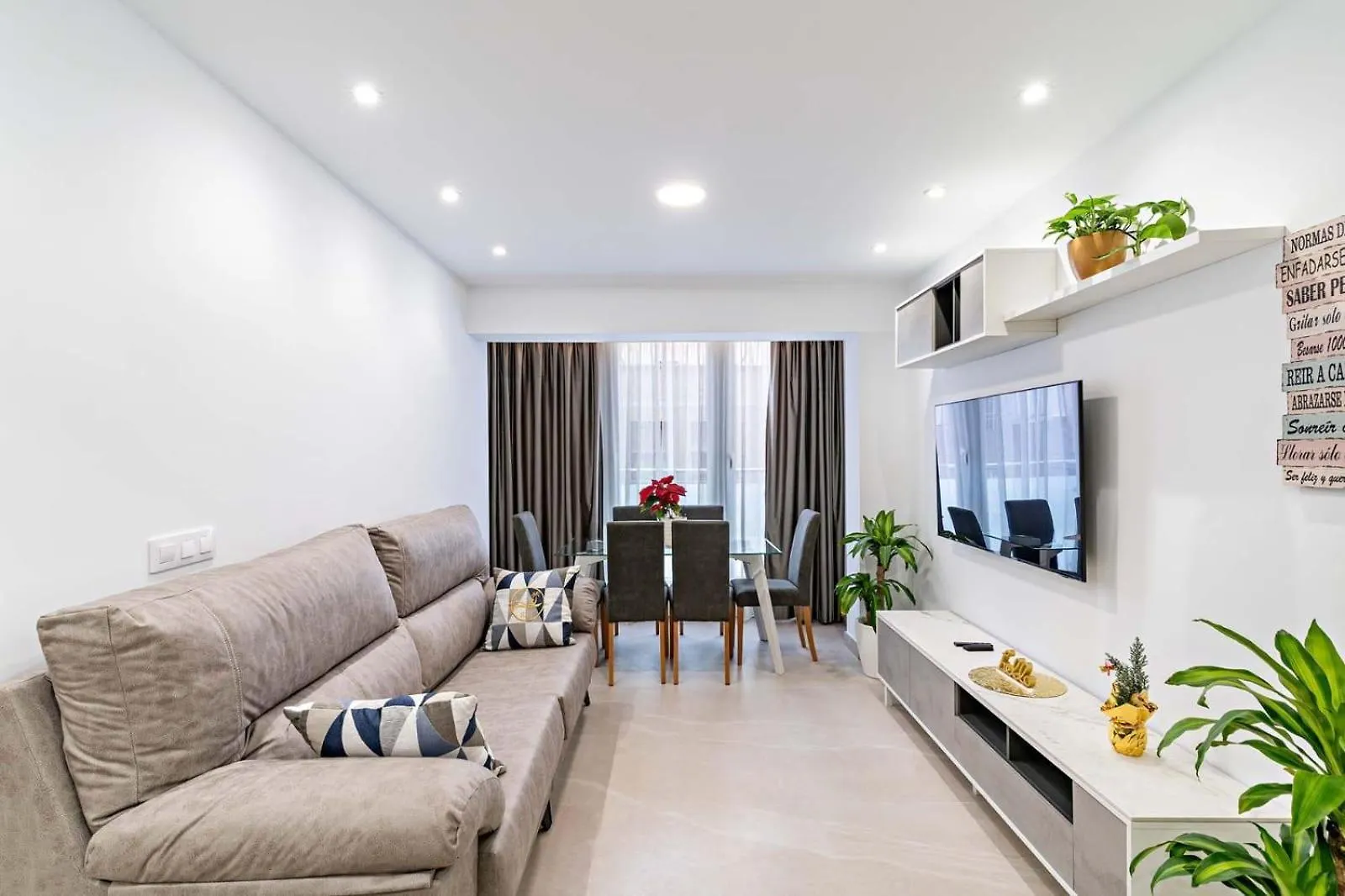 Rentaly Holidays Apartamento Vivas Sol Almeria
