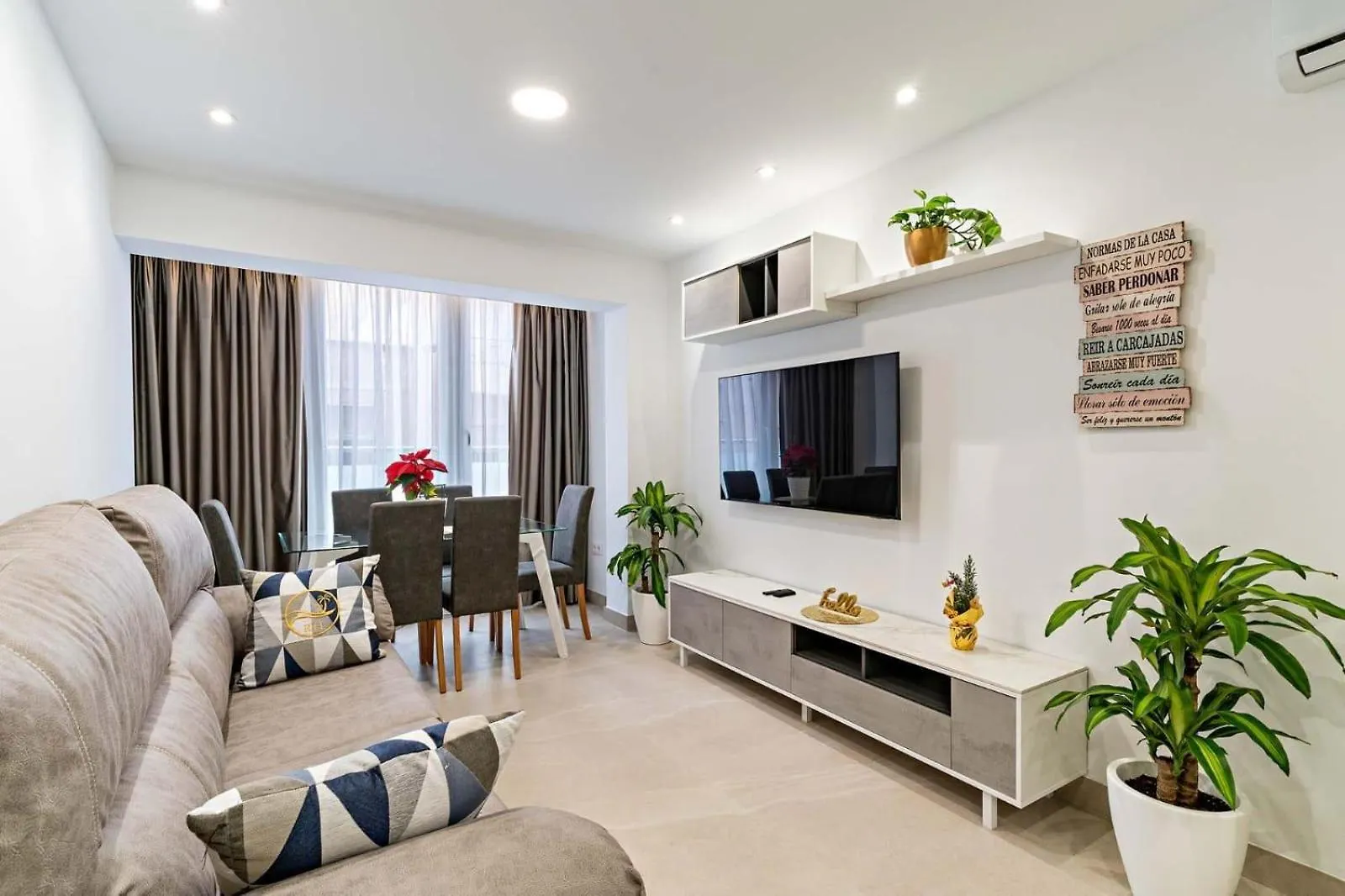 Rentaly Holidays Apartamento Vivas Sol Almería 0*,  Spanje